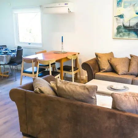 Krossmyrhill. Great House